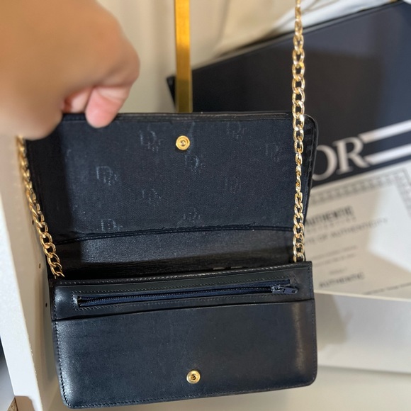 🔥🔥Authentic christian Dior Cross Body Full Inclusion🔥🔥 - Picture 6 of 8